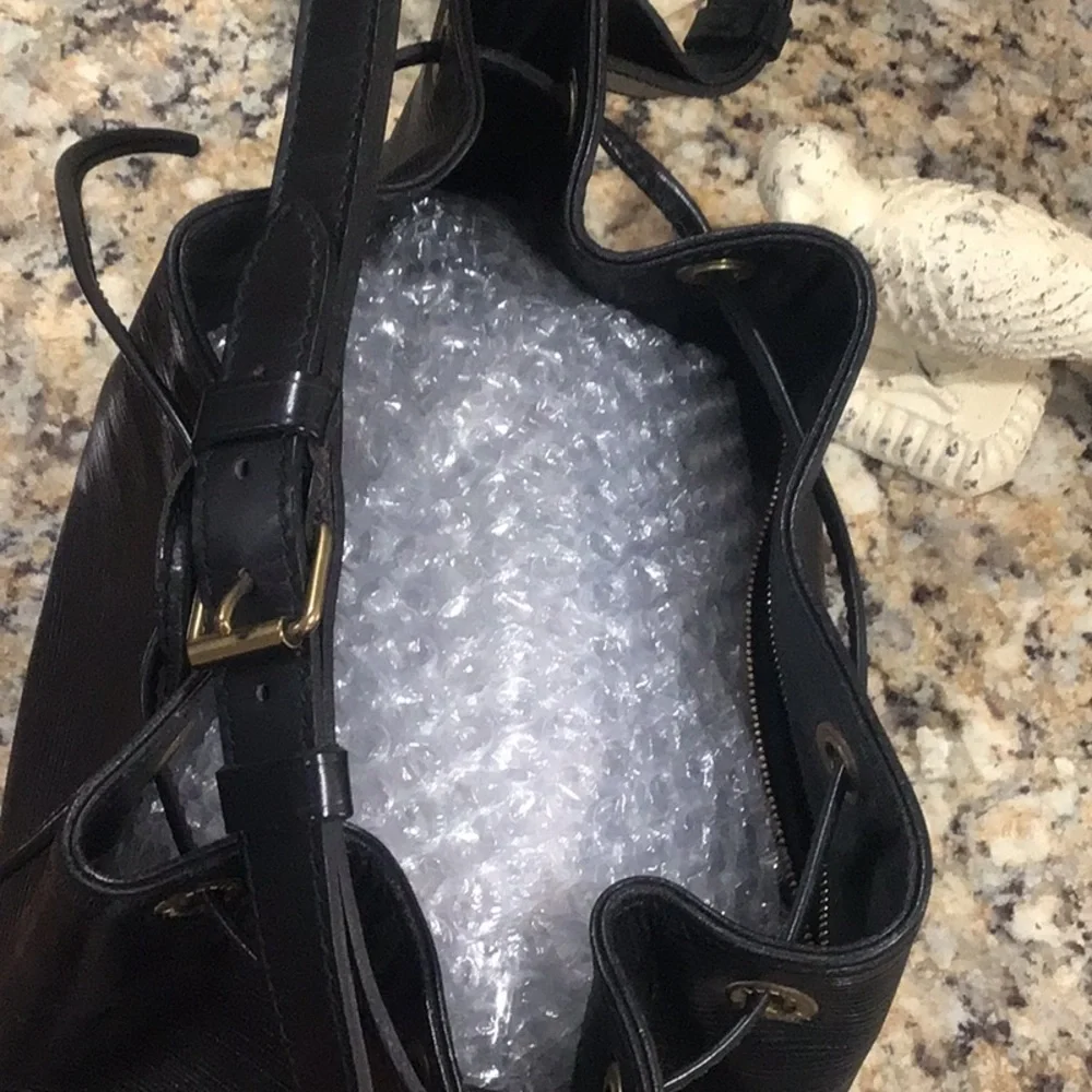 Louis Vuitton Black Epi Leather NOE Bucket Bag w/ dust bag EXCELLENT CONDITION - Picture 4 of 16